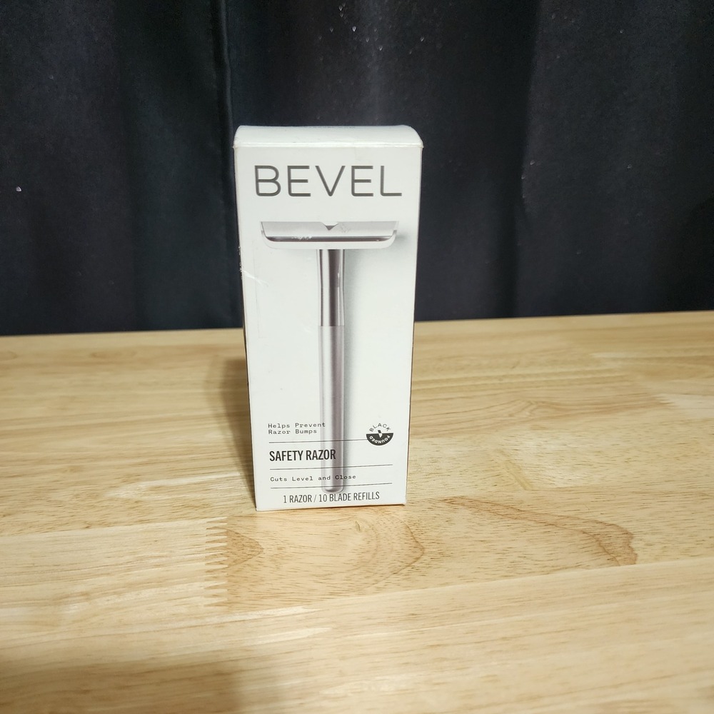 Bevel Safety Razor for Men with 10 Double Edge Blade Refills Silver Brass